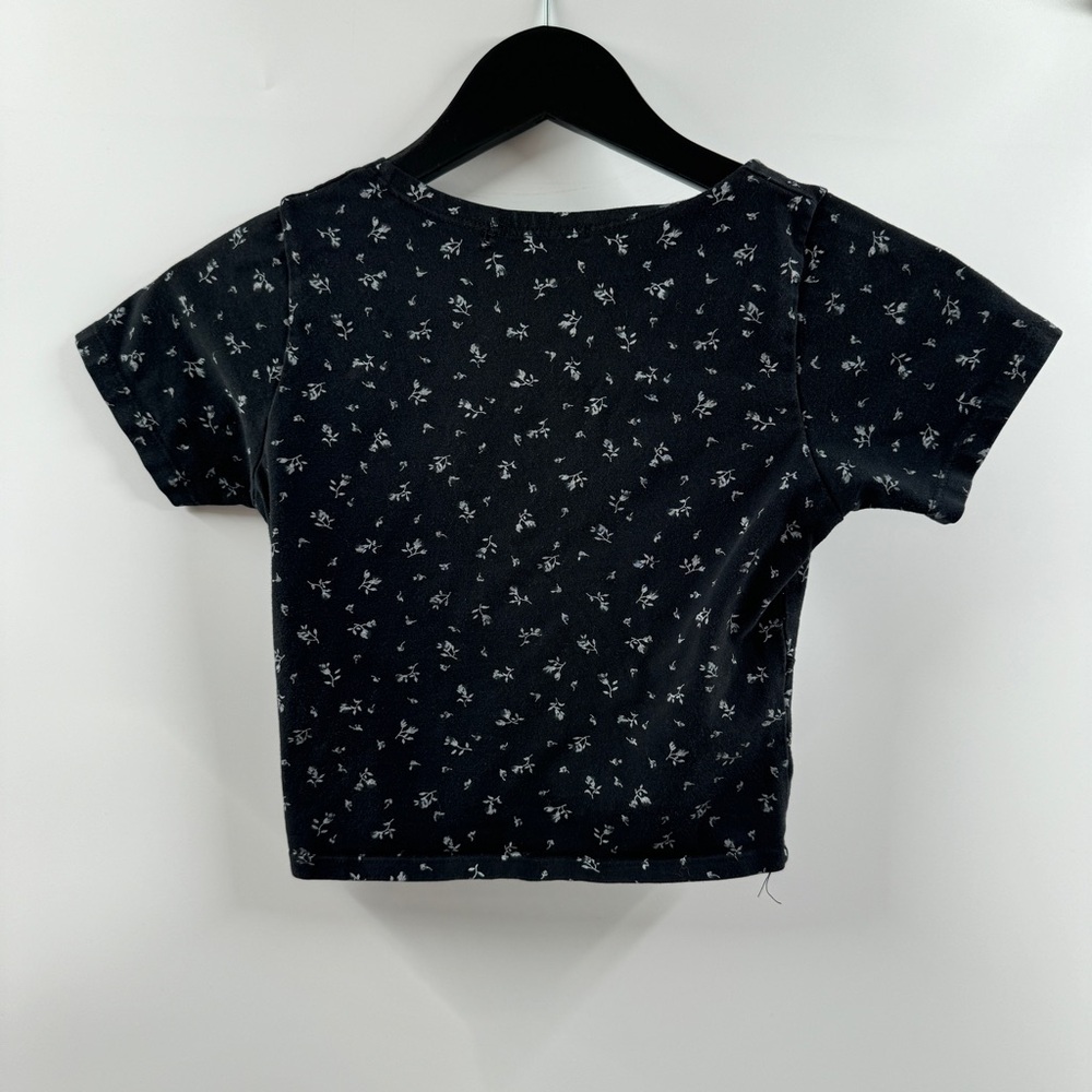 Brandy Melville Floral Wrap Style Top Black V-Neck One Size - Picture 5 of 5